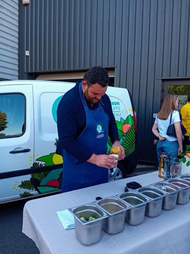Notre capitaine du navire en pleine animation vélo smoothie